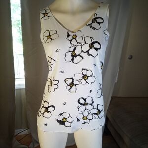 RW&CO. Cream Fitted Sleeveless Tank Top